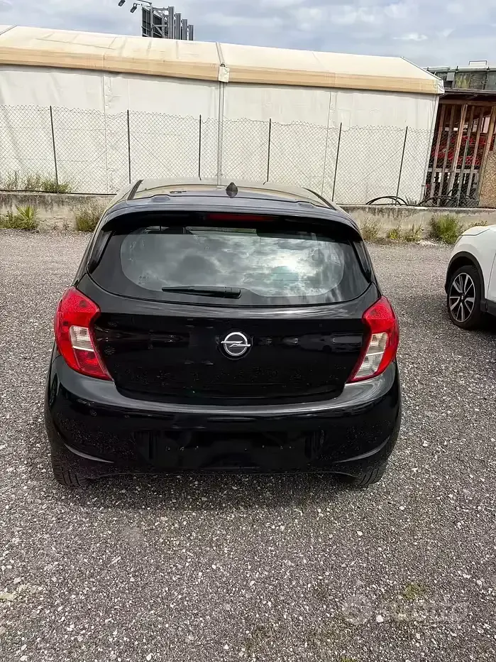 Usata Opel Karl 75 CV (55 kW) 2018 Nero Utilitaria