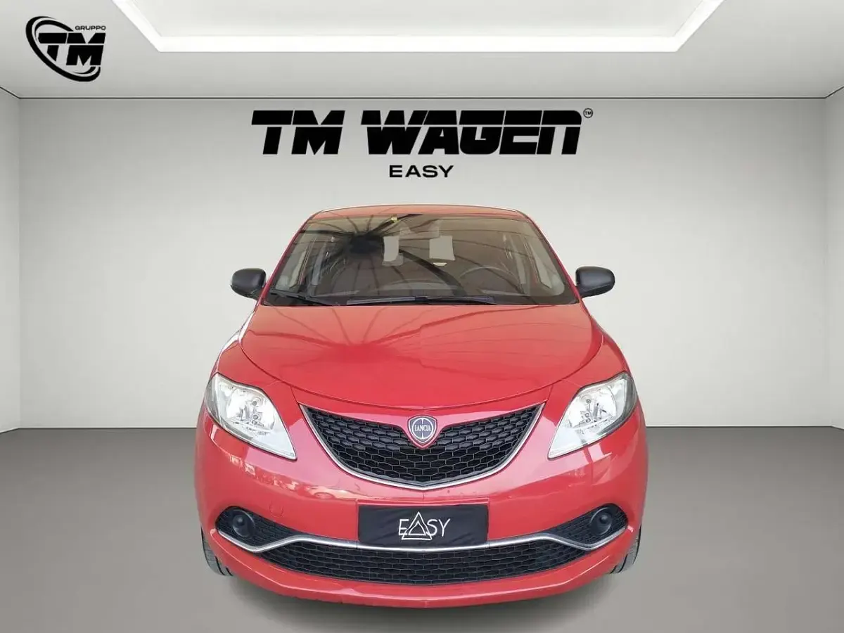 Usata Lancia Ypsilon Silver 80 CV (58 kW) 2017 Rosso Utilitaria