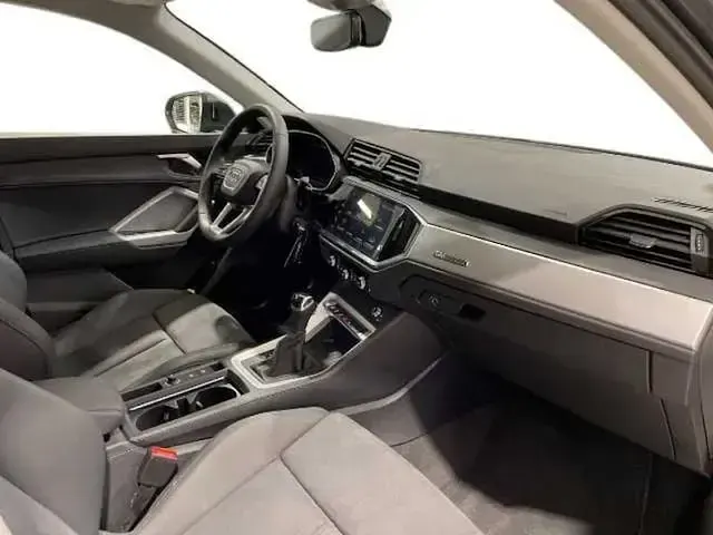 Usata Audi Q3 Sportback Ambiente 150 CV (110 kW) 2025 Grigio SUV
