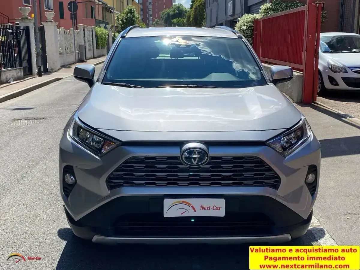 Second-hand Toyota RAV4 Hybrid Business Edition 178 CP (130 kW) 2021 Argintiu SUV