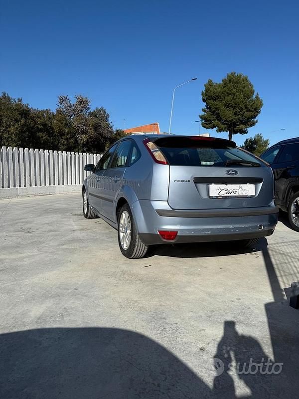Usata Ford Focus 90 CV (66 kW) 2006 Blu Berlina
