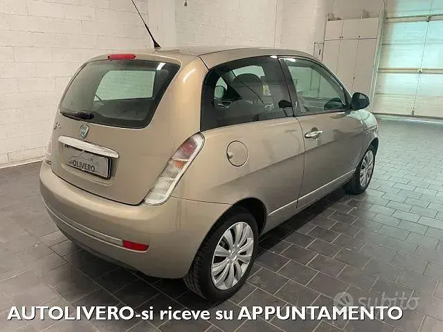 Usata Lancia Ypsilon 69 CV (50 kW) 2011 Beige Utilitaria