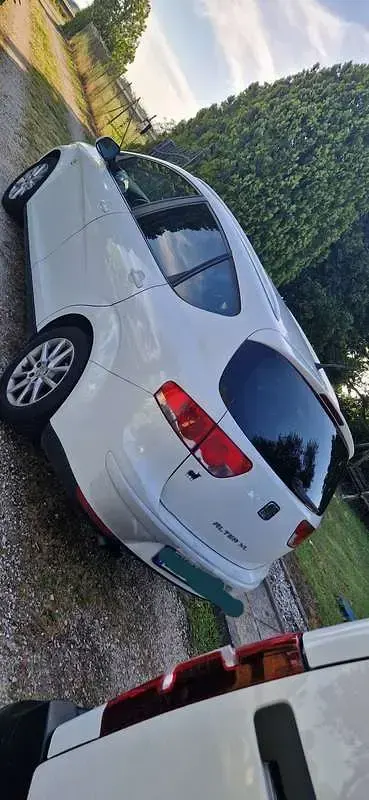 Usata Seat Altea XL Style 140 CV (102 kW) 2012 Bianco Monovolume