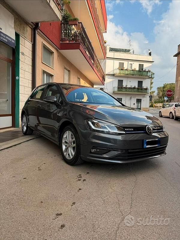 Usata VW Golf VII Executive 130 CV (95 kW) 2019 Grigio Berlina