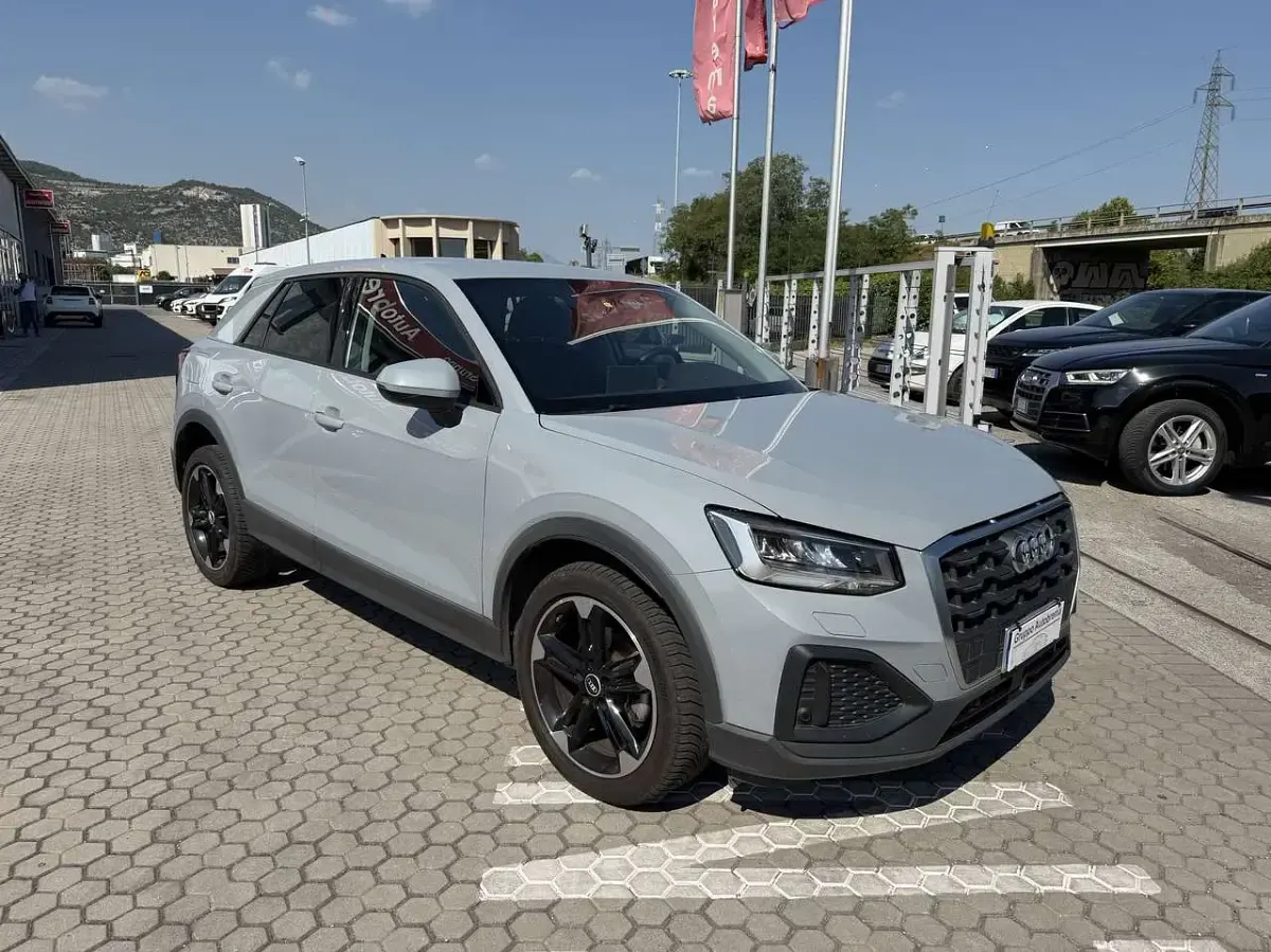 Usata Audi Q2 Admired 116 CV (85 kW) 2021 Grigio SUV