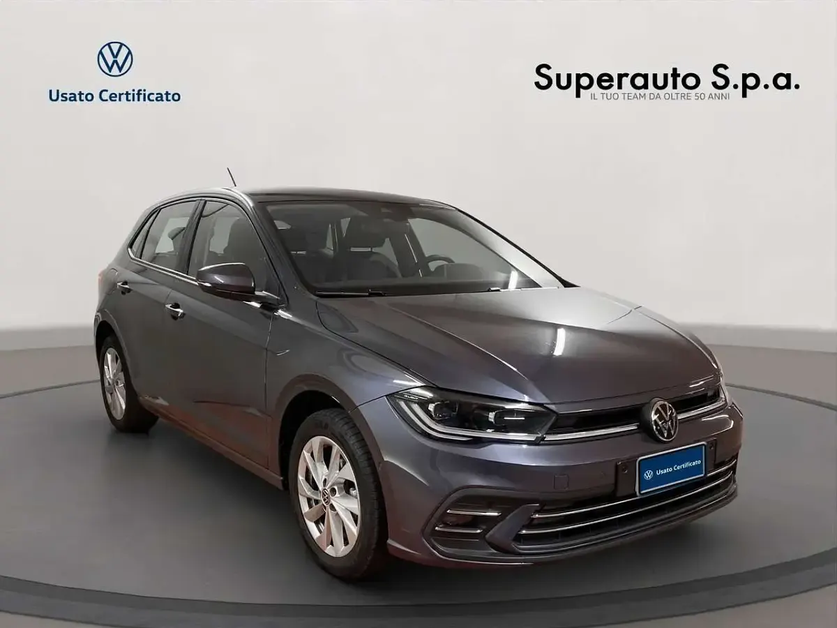 Usata VW Polo Style 90 CV (66 kW) 2022 Grigio Utilitaria