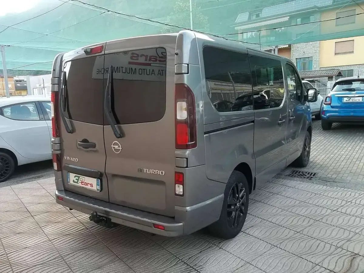 Usata Opel Vivaro-e Combi 145 CV (106 kW) 2020 Antracite met. Monovolume