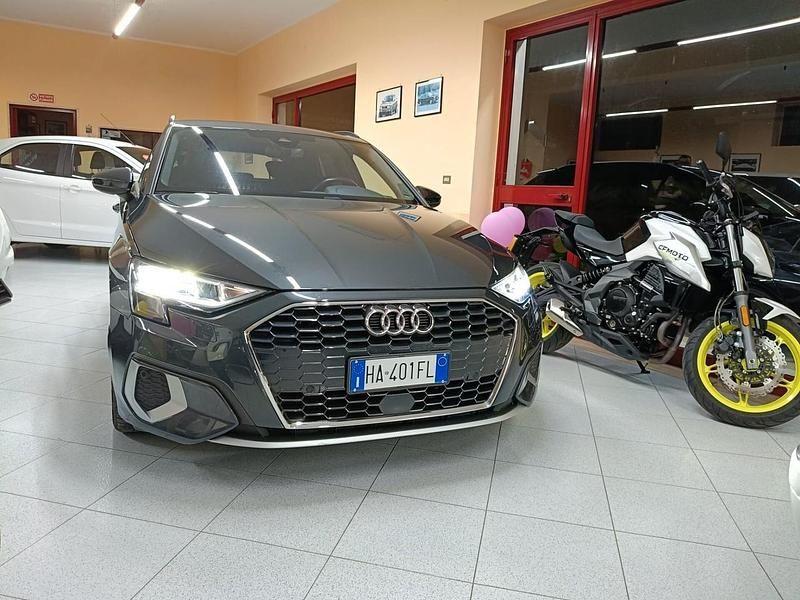 Usata Audi A3 110 CV (80 kW) 2024 Blu Berlina