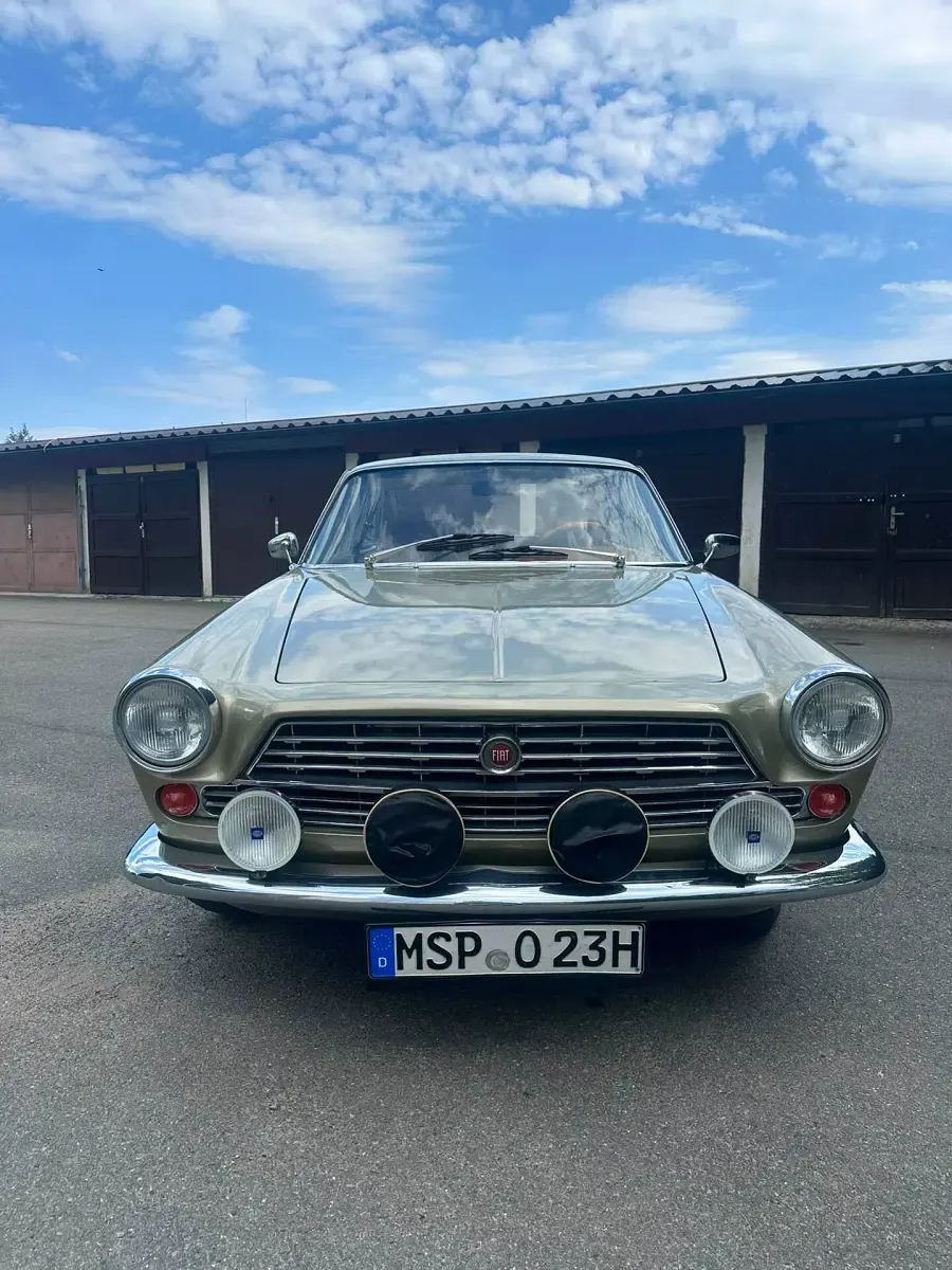 Usata Fiat 2300 S 136 CV (100 kW) 1966 Grigio Coupé
