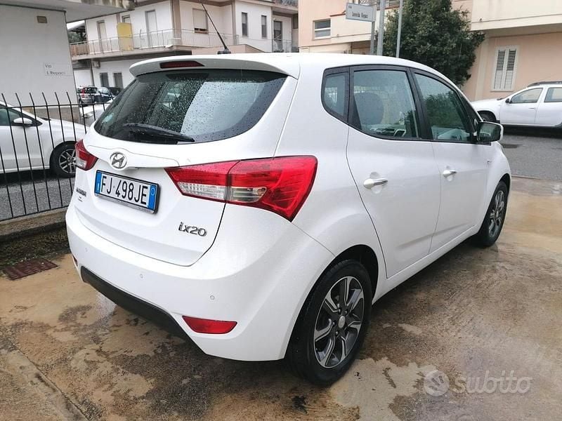 Usata Hyundai ix20 Comfort 90 CV (66 kW) 2018 Bianco Utilitaria