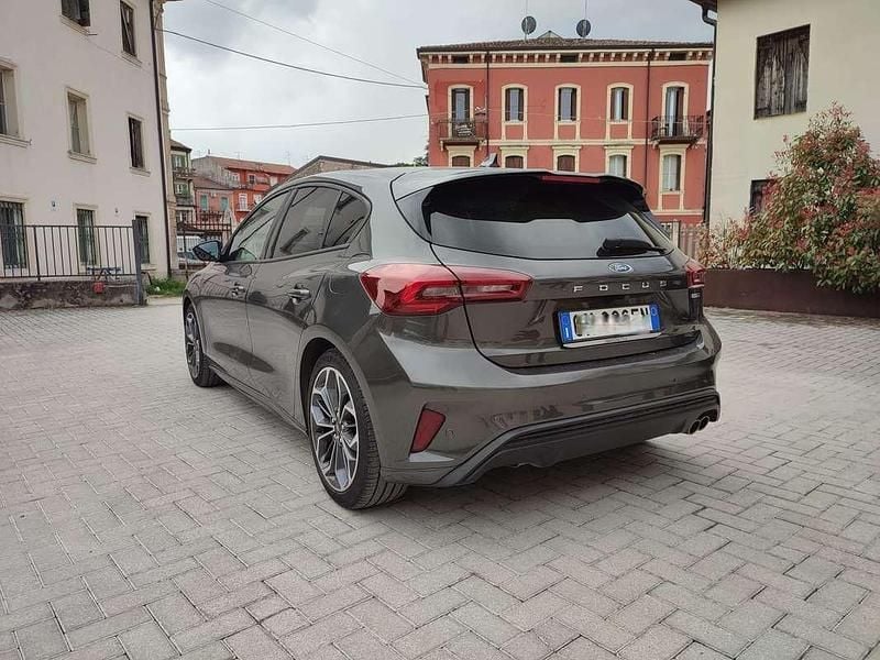 Usata Ford Focus ST-Line 155 CV (114 kW) 2023 Grigio Berlina