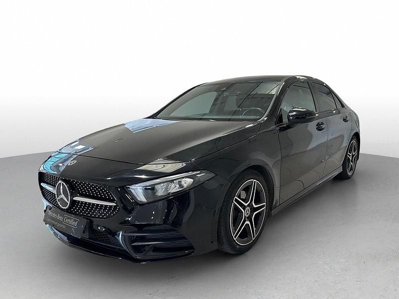 Usata Mercedes A200 Premium 150 CV (110 kW) 2023 Vernice nero cosmo ; Berlina