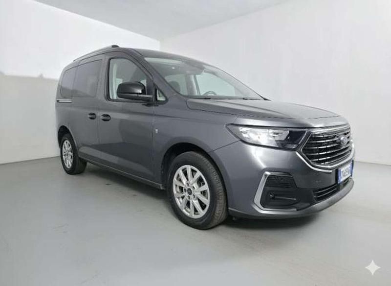 Usata Ford Tourneo Titanium 122 CV (89 kW) 2023 Grigio Furgone