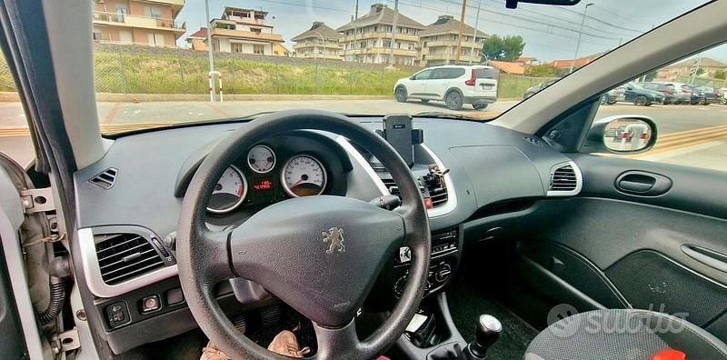 Occasion Peugeot 206+ 60 ch (44 kW) 2009 Gris Citadine