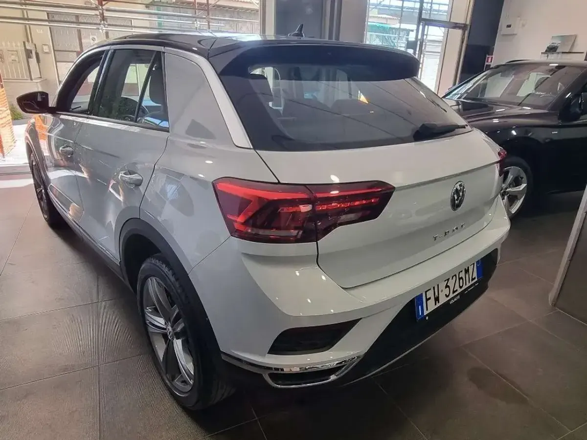Begagnad VW T-Roc Advance 150 HK (110 kW) 2019 Blå SUV