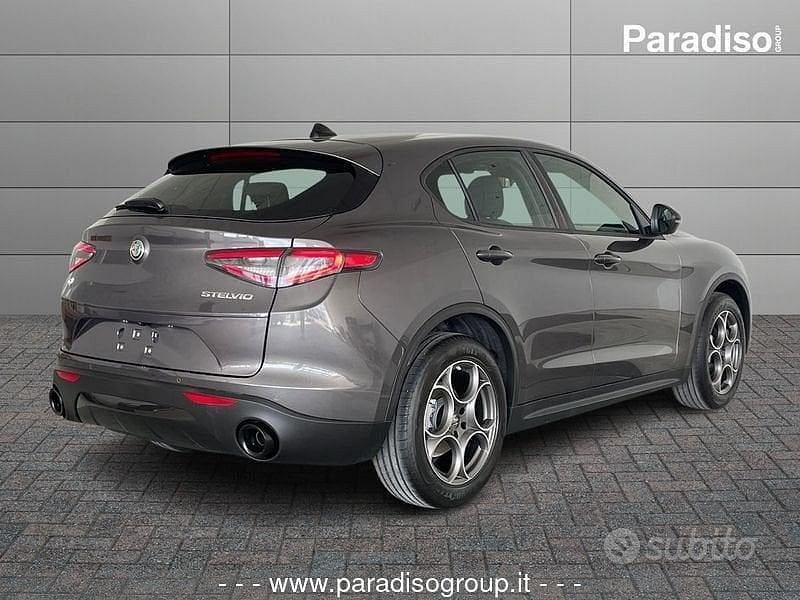 Nuova Alfa Romeo Stelvio Sprint 2025 Grigio SUV