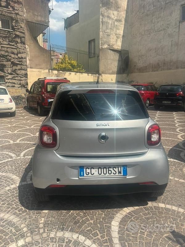 Usata Smart ForFour 90 CV (66 kW) 2021 Grigio Utilitaria