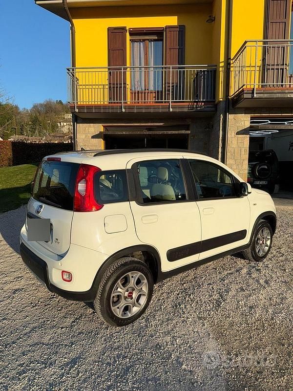 Usata Fiat Panda 4x4 S 95 CV (69 kW) 2014 Bianco Utilitaria