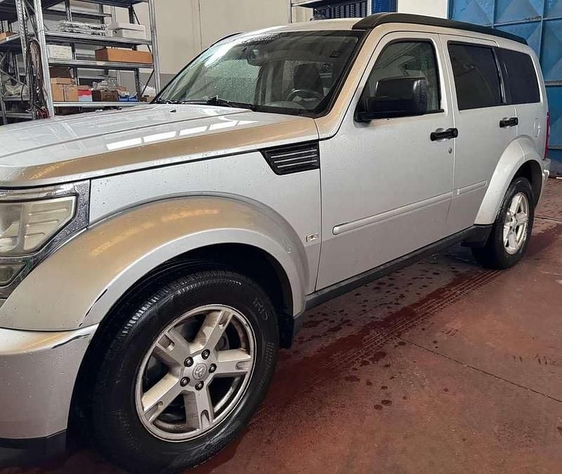 Usata Dodge Nitro SXT 177 CV (130 kW) 2010 Grigio SUV