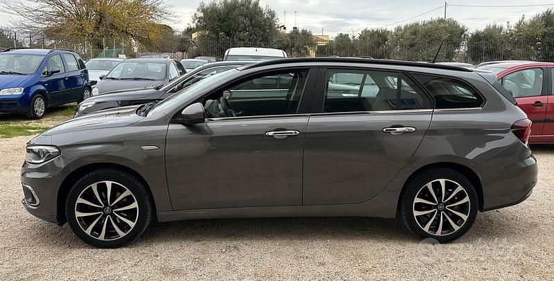 Usata Fiat Tipo Lounge 120 CV (88 kW) 2018 Grigio Station wagon