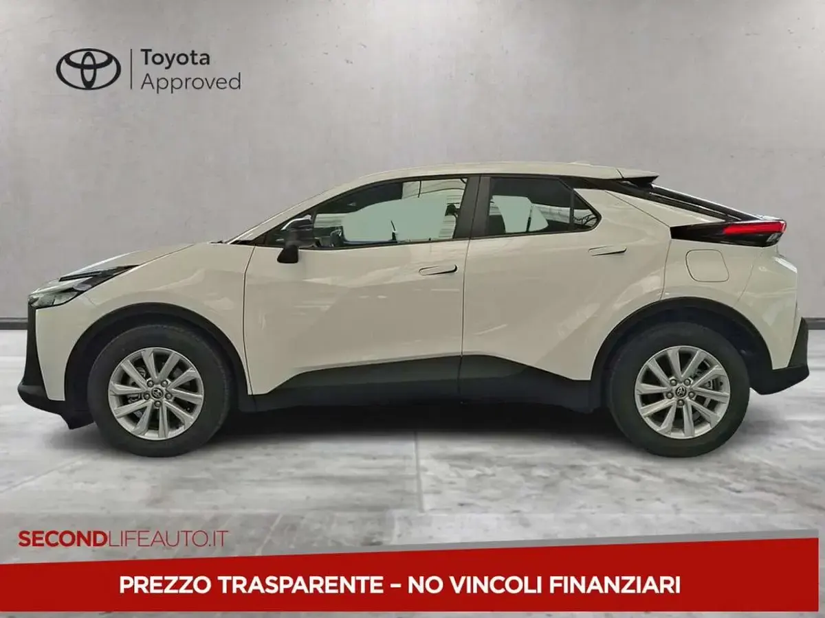 Nuova Toyota C-HR Active 98 CV (72 kW) 2026 Bianco SUV