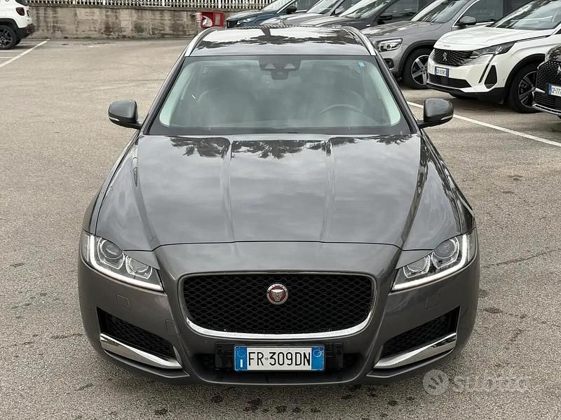 Usata Jaguar XF Sportbrake Prestige 180 CV (132 kW) 2018 Grigio Station wagon
