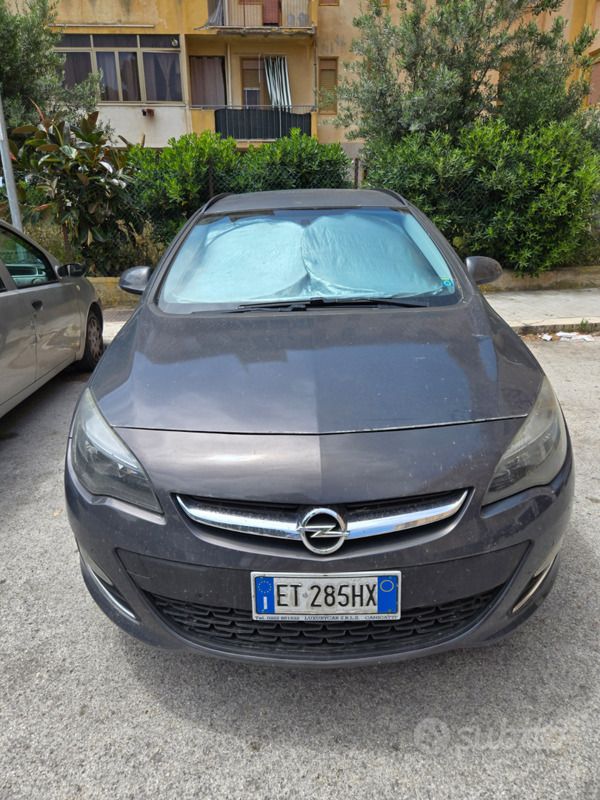 Usata 2014 Opel Astra Cosmo Station wagon | 6000 € (Cara) - Immagine 1/4