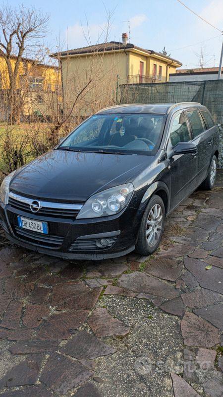Usata 2006 Opel Astra Station wagon | 1000 € (Ottimo prezzo) - Immagine 1/4