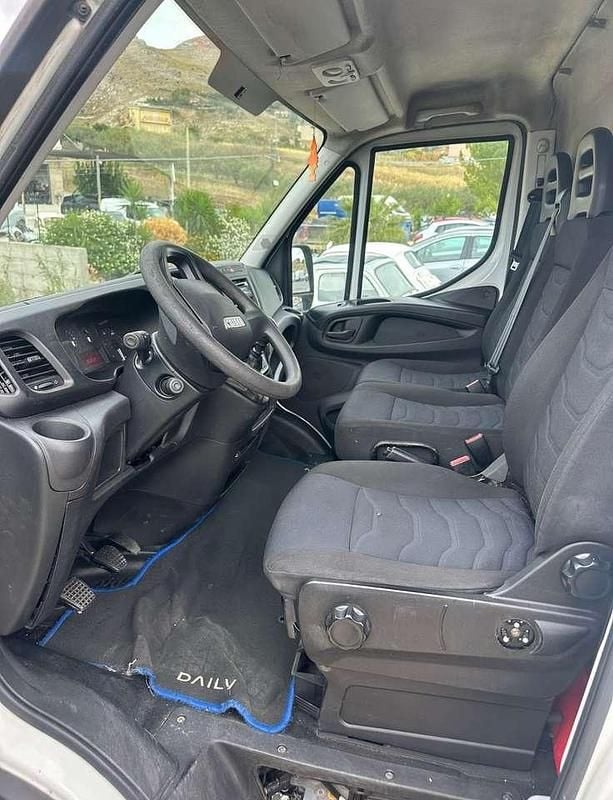 Usata Iveco Daily 140 CV (102 kW) 2018 Bianco Furgone