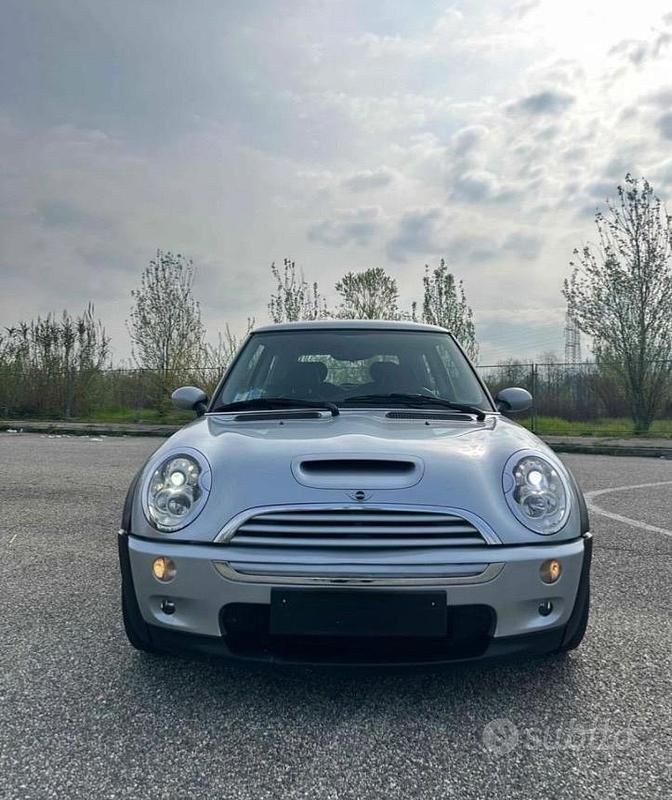 Begagnad Mini Cooper S 170 HK (125 kW) 2005 Halvkombi