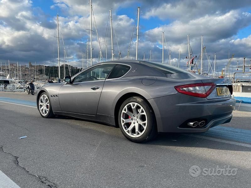 Usata Maserati Granturismo 405 CV (297 kW) 2012 Grigio Coupé