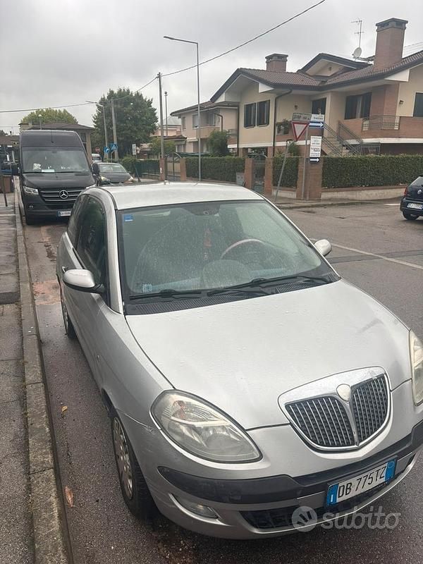 Usata Lancia Ypsilon 80 CV (58 kW) 2006 Grigio Utilitaria