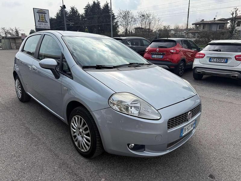 Usata Fiat Grande Punto Active 65 CV (47 kW) 2009 Grigio Utilitaria