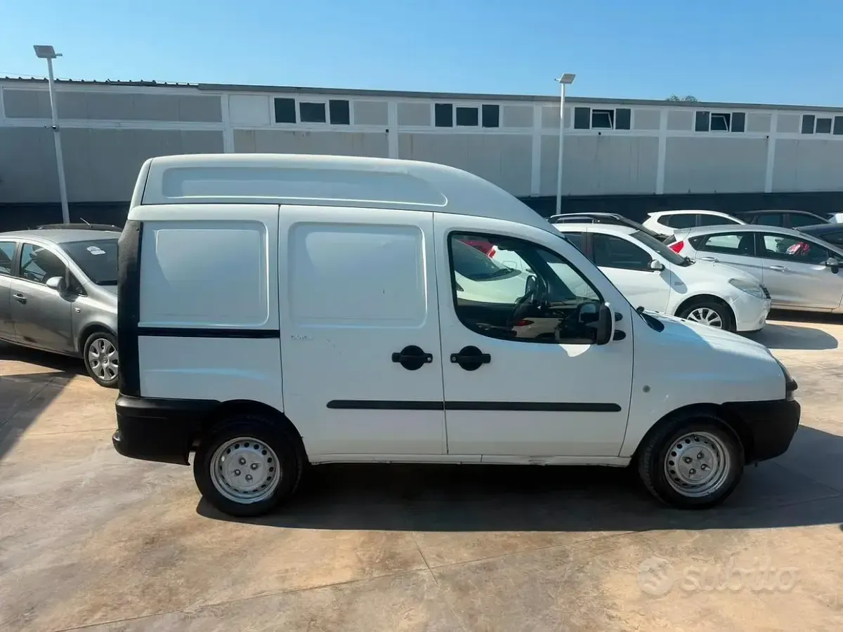 Usata Fiat Doblò 69 CV (50 kW) 2004 Bianco Monovolume