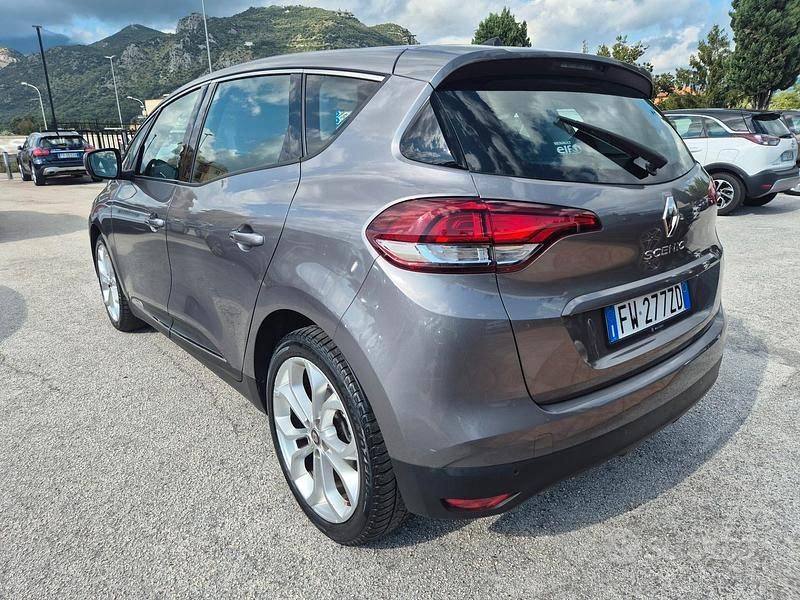 Usata Renault Scénic IV Intens 150 CV (110 kW) 2019 Grigio Monovolume