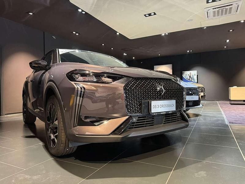 Nuova DS Automobiles DS3 136 CV (100 kW) 2025 Volo di notte SUV