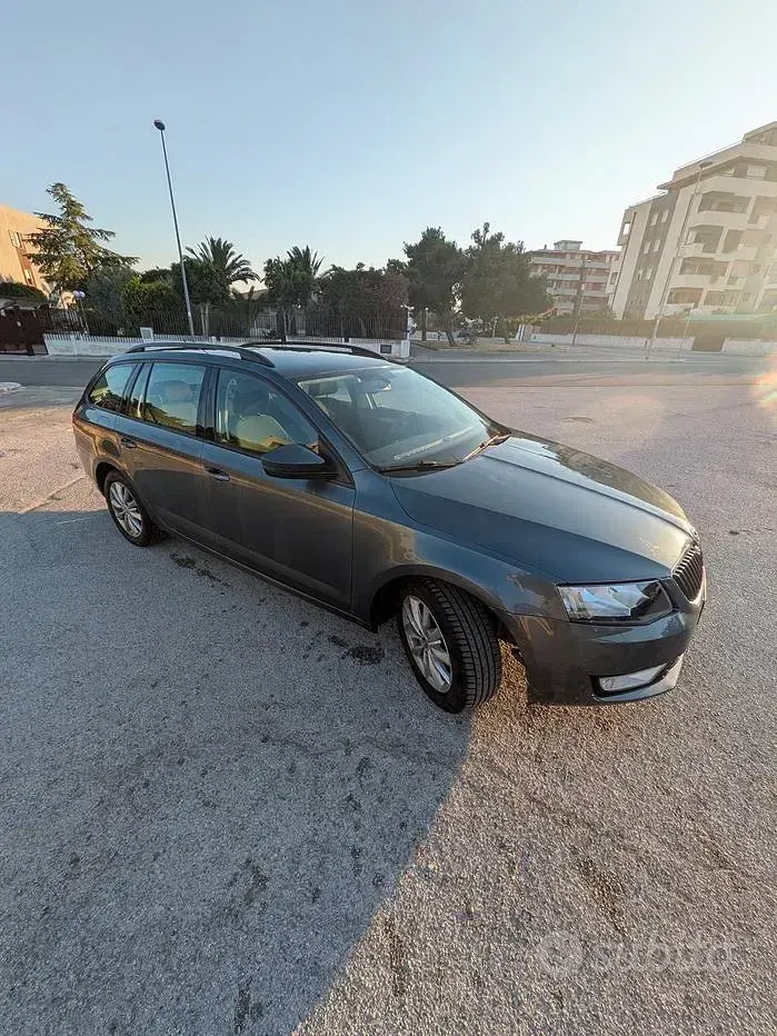 Usata Skoda Octavia 110 CV (80 kW) 2016 Verde Station wagon