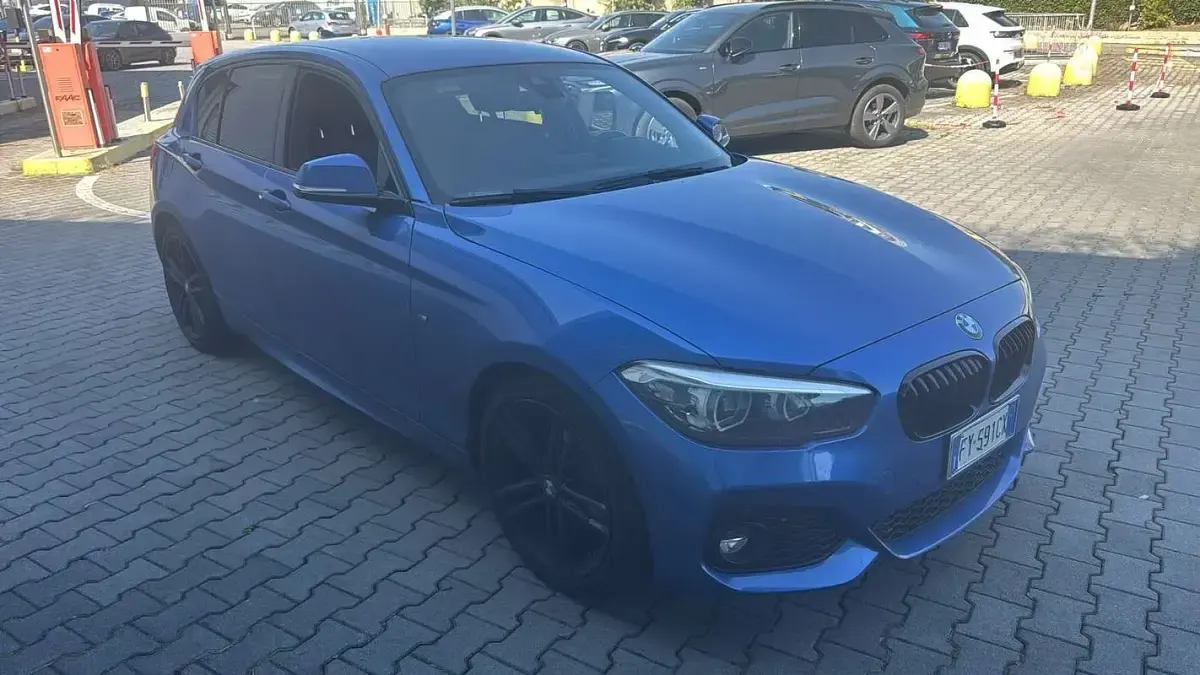 Usata BMW 116 M Sport 116 CV (85 kW) 2019 Blu/azzurro Utilitaria