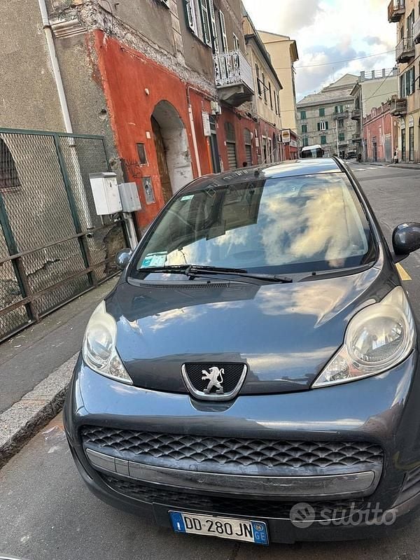 Usata Peugeot 107 54 CV (39 kW) 2006 Grigio Utilitaria