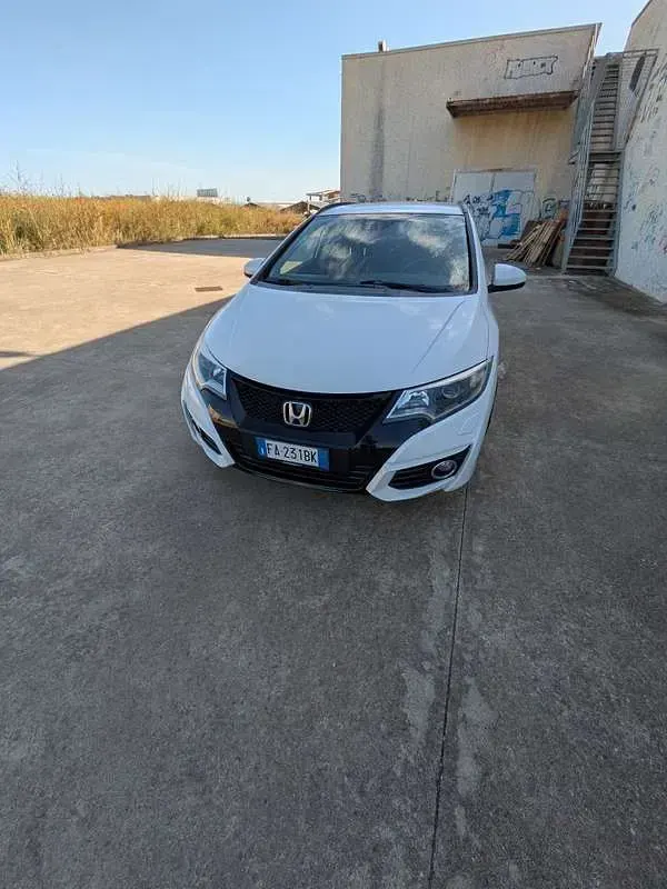 Begagnad Honda Civic 120 HK (88 kW) 2015 Vit Kombi
