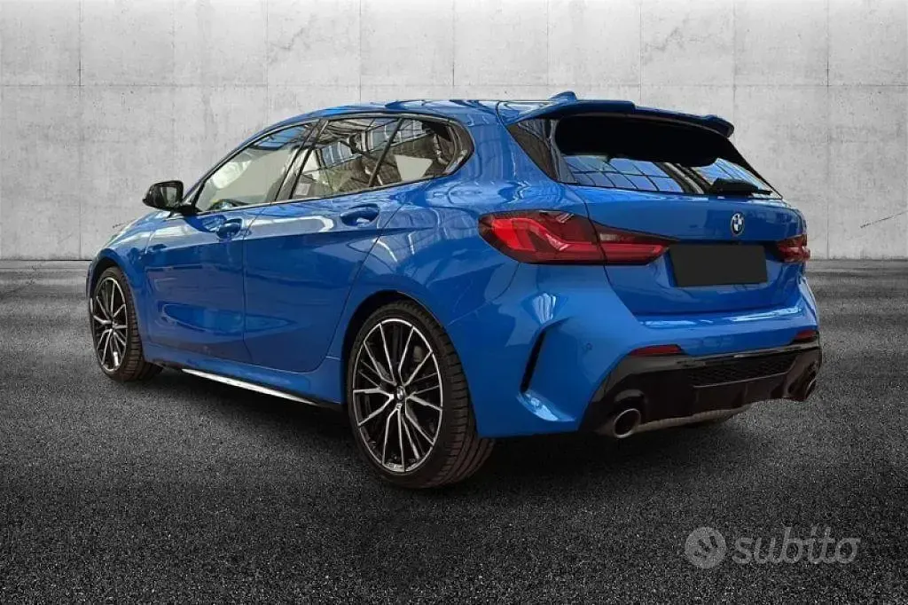 Usata BMW M135 306 CV (225 kW) 2021 Blu/azzurro Utilitaria