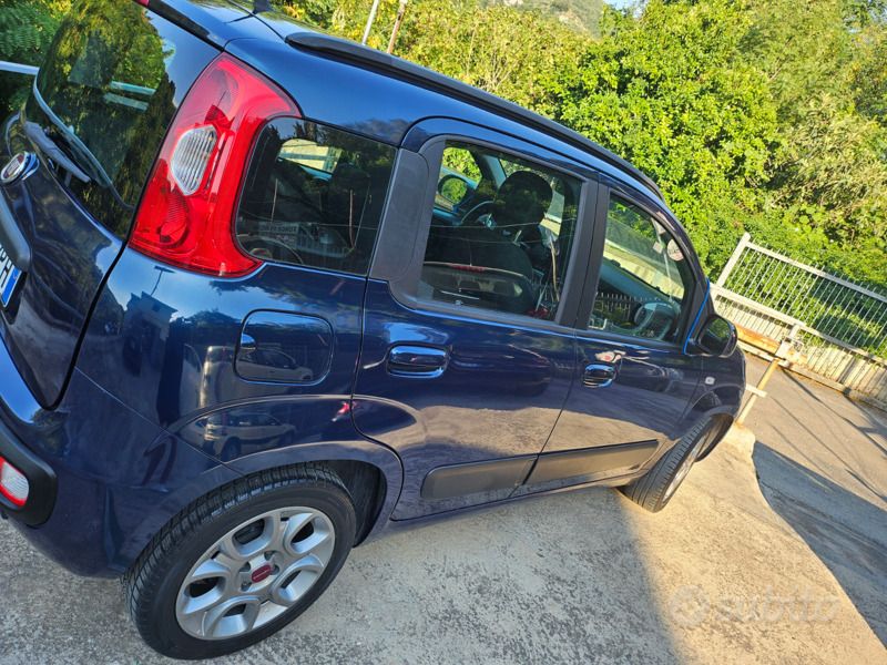 Usata Fiat Panda Lounge 69 CV (50 kW) 2018 Blu Utilitaria