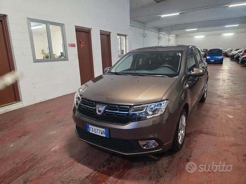 Usata Dacia Sandero 90 CV (66 kW) 2019 Marrone Utilitaria