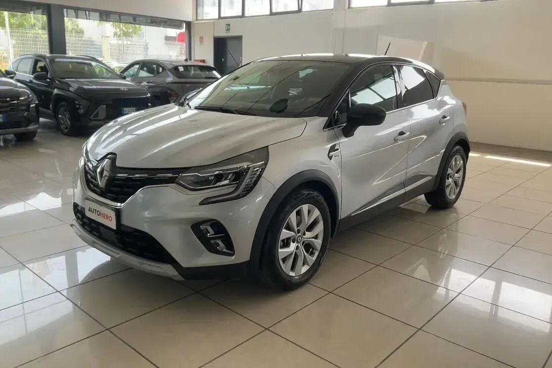 Usata Renault Captur Intens 143 CV (105 kW) 2021 Grigio SUV