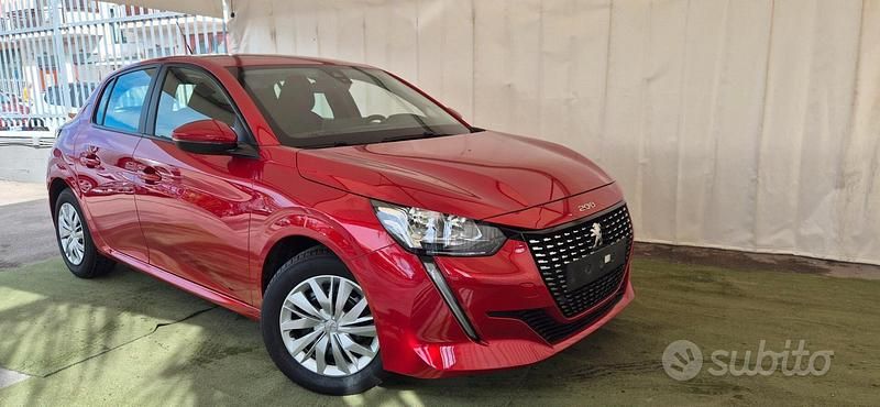 Usata Peugeot 208 102 CV (75 kW) 2021 Rosso Utilitaria