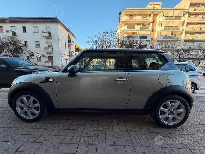 Usata Mini Cooper D Hype 109 CV (80 kW) 2008 Grigio Utilitaria