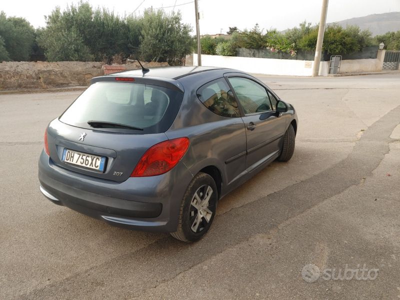 Usata Peugeot 207 70 CV (51 kW) 2007 Grigio Utilitaria