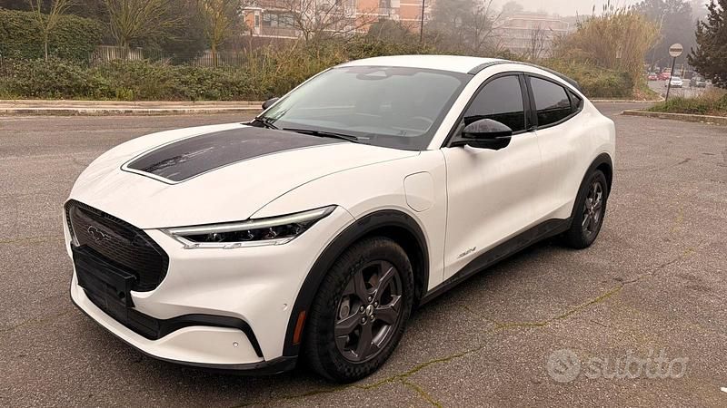 Usata Ford Mustang 268 CV (197 kW) 2023 Bianco Station wagon
