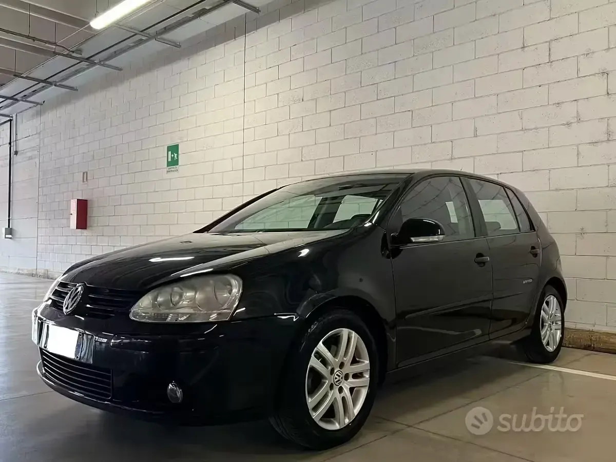 Usata VW Golf VI Comfortline 102 CV (75 kW) 2008 Nero Utilitaria