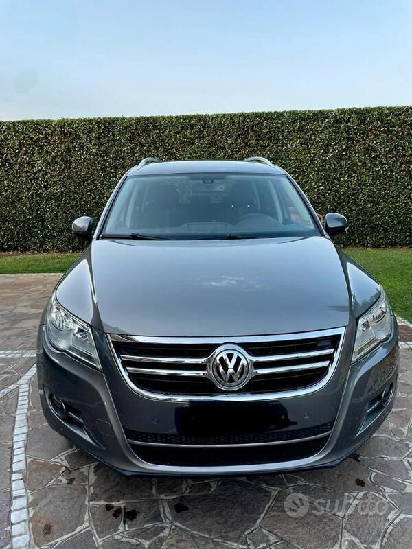 Begagnad VW Tiguan 2012 Grå SUV